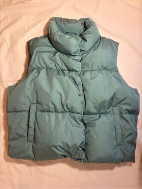 Old Navy Quilted Puffer Vest in Blue